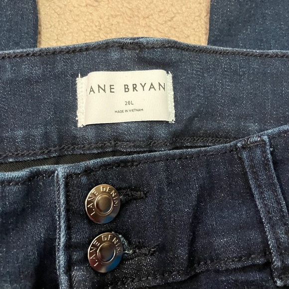 Lane Bryant size 20L Tighter Tummy waistband high-rise Straight leg Stretch Jean - Picture 2 of 6